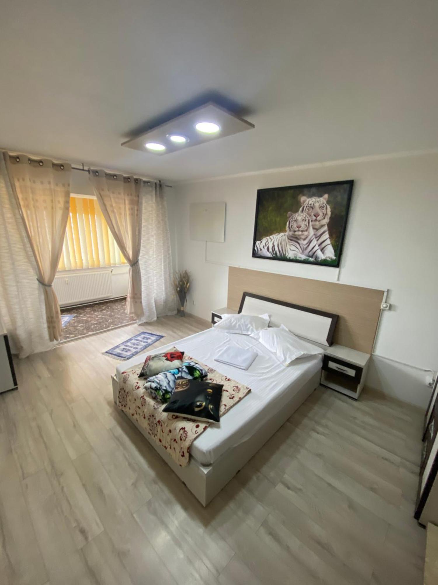 Apartment Darvys Galaţi Buitenkant foto