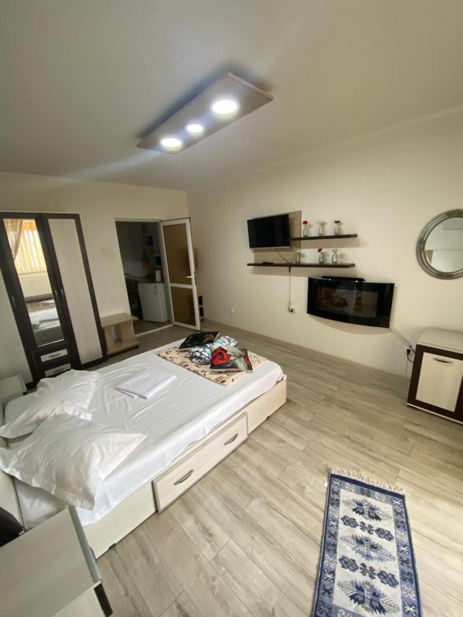 Apartment Darvys Galaţi Buitenkant foto